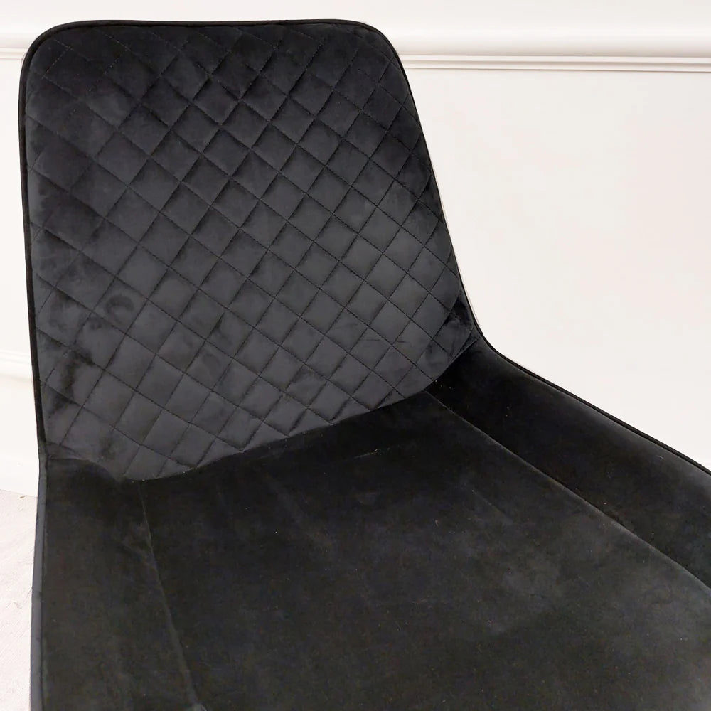 The Zephyr with 4 Black Brielle Chairs